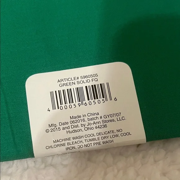 Colorful Fabric Quarter 8 pieces - Picture 5 of 5